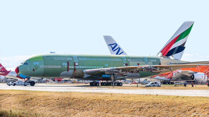 380 أخر طائرة سوبر جامبو A340 تم تجميعها بفرنسا بعد توقف تصنيعها عالميا