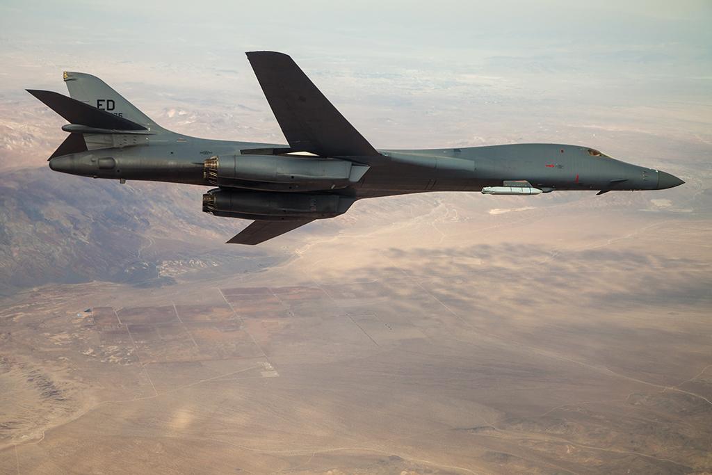 AD21 BOMB 2 EthanWagner USAir Force صراع مخيف في عام 2021 بين أمريكا والصين وروسيا في مجال القاذفات الاستراتيجية "الشبح"