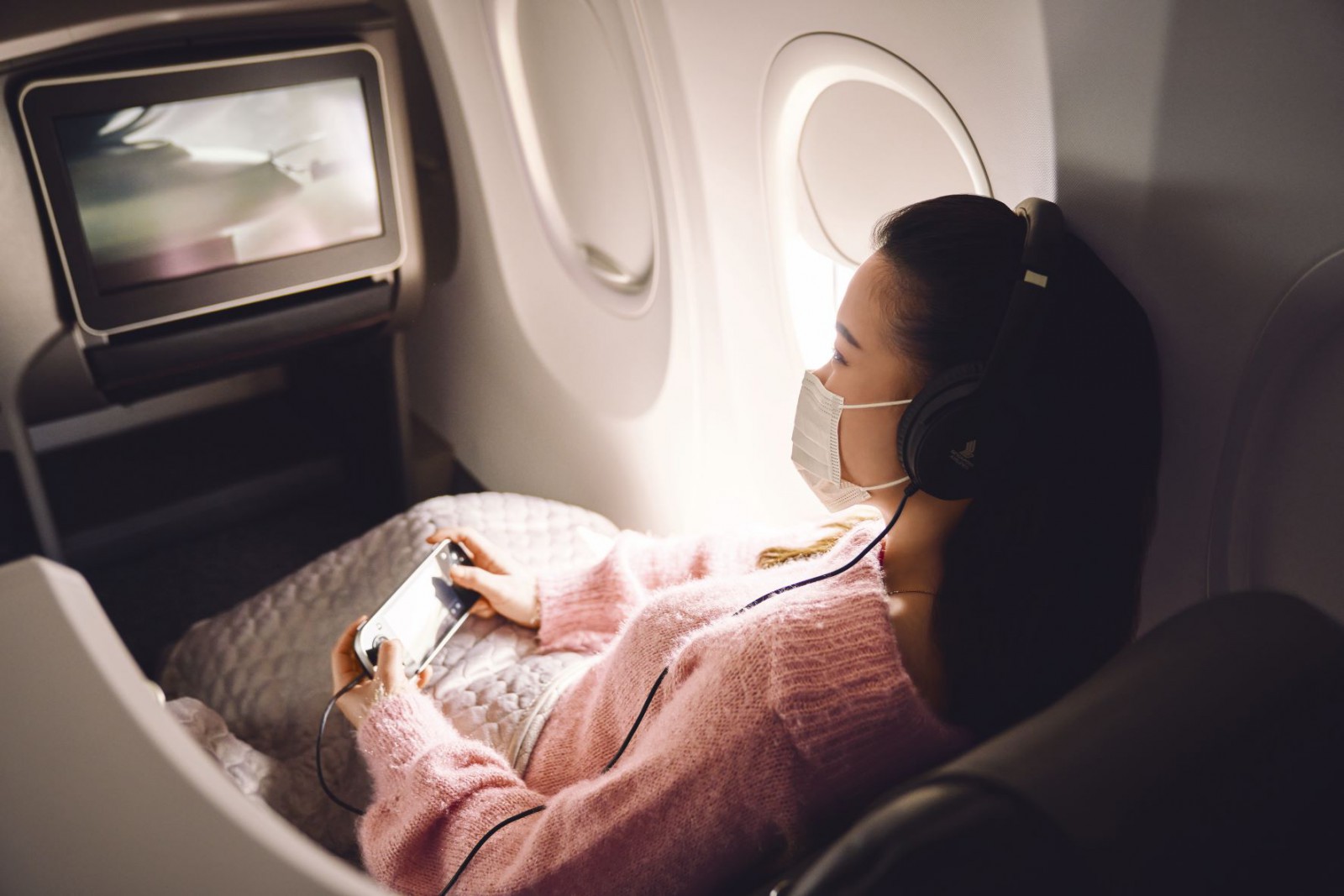 الخطوط الجوية السنغافورية تضيف الريتز إلى طائراتها 737 1 737 8 Business Class Inflight Entertainment الخطوط الجوية السنغافورية تضيف الريتز إلى طائراتها 737