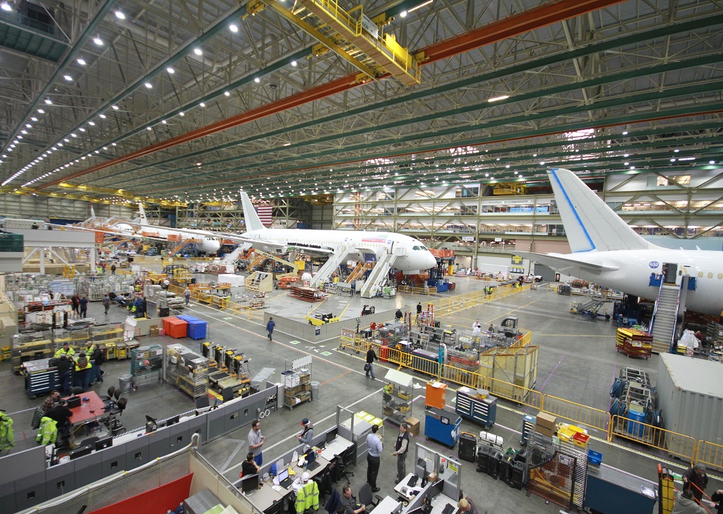 Boeing 787 production تقرير يكشف عيوب في هيكل وأبواب البوينج 787