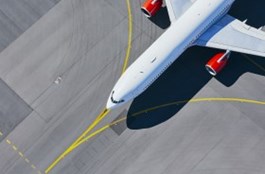 مفاتيح استعادة التنقل العالمي بأمان: البساطة وإمكانية التنبؤ والعملية 1 aircraft driveway مفاتيح استعادة التنقل العالمي بأمان: البساطة وإمكانية التنبؤ والعملية