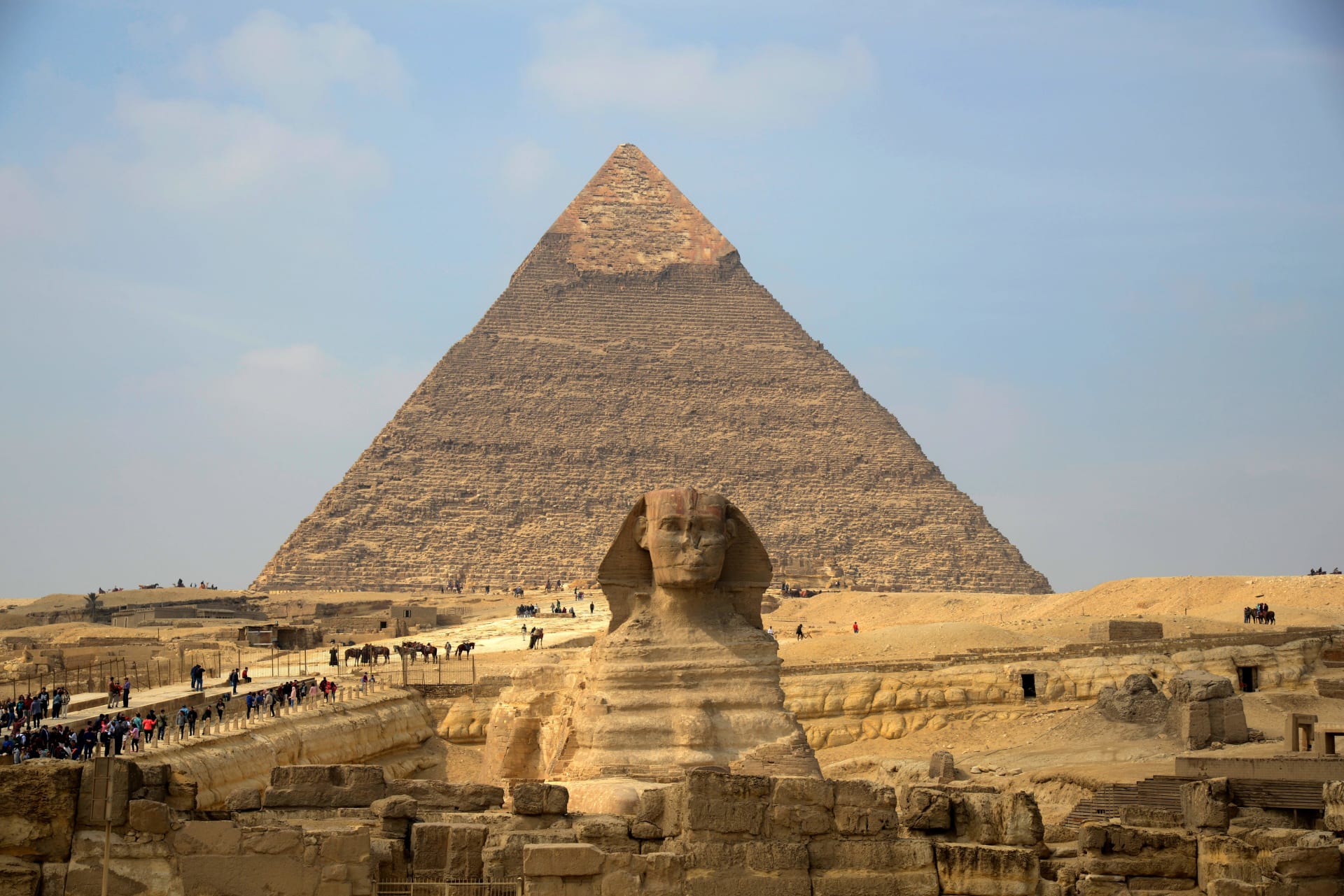 126879 مصر .. التعاقد مع وكالة إعلان دولية متخصصة لتنفيذ حملة ترويجية للمقاصد السياحية المصرية
