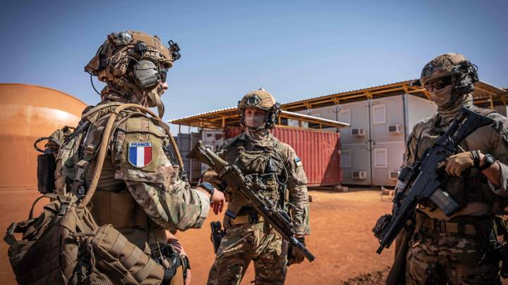 15197382 0 584 7948 4476 مالي .. فرنسا تسحب آخر جندي فرنسي في قواتها من مالي