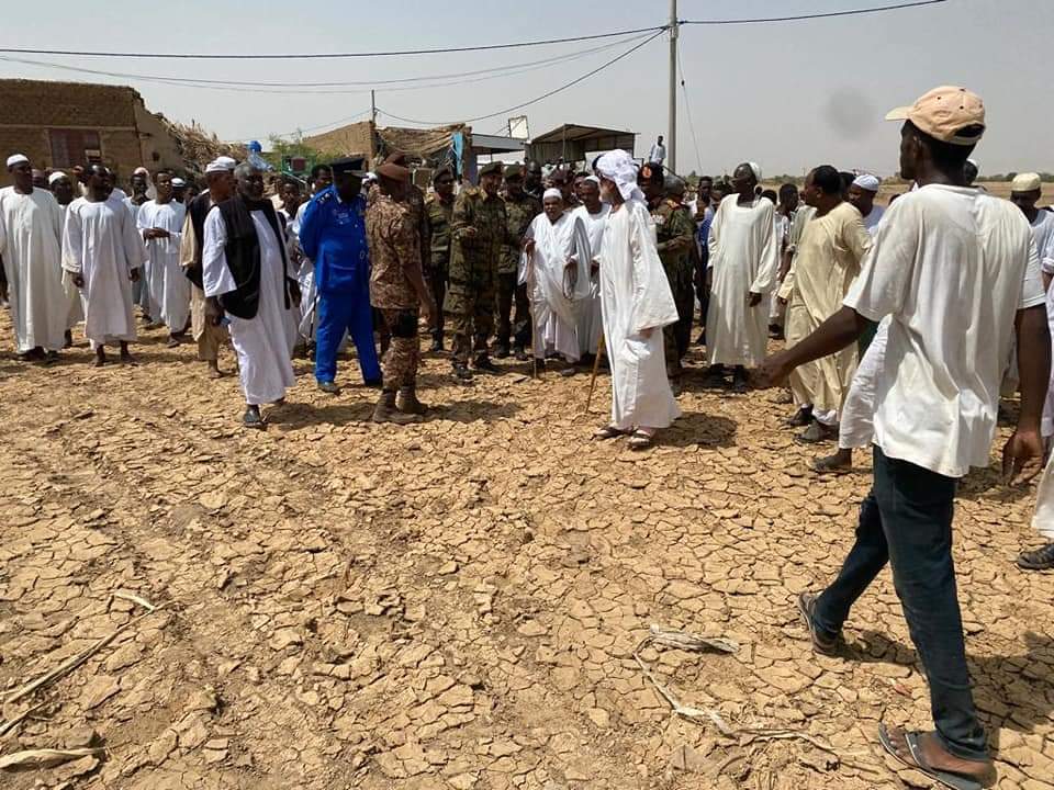 السودان .. « البرهان » يؤكد وقوفه بجانب المتضررين من الفيضانات وتقديم الدعم والعون لهم 1 FB IMG 1660489433556 السودان .. « البرهان » يؤكد وقوفه بجانب المتضررين من الفيضانات وتقديم الدعم والعون لهم