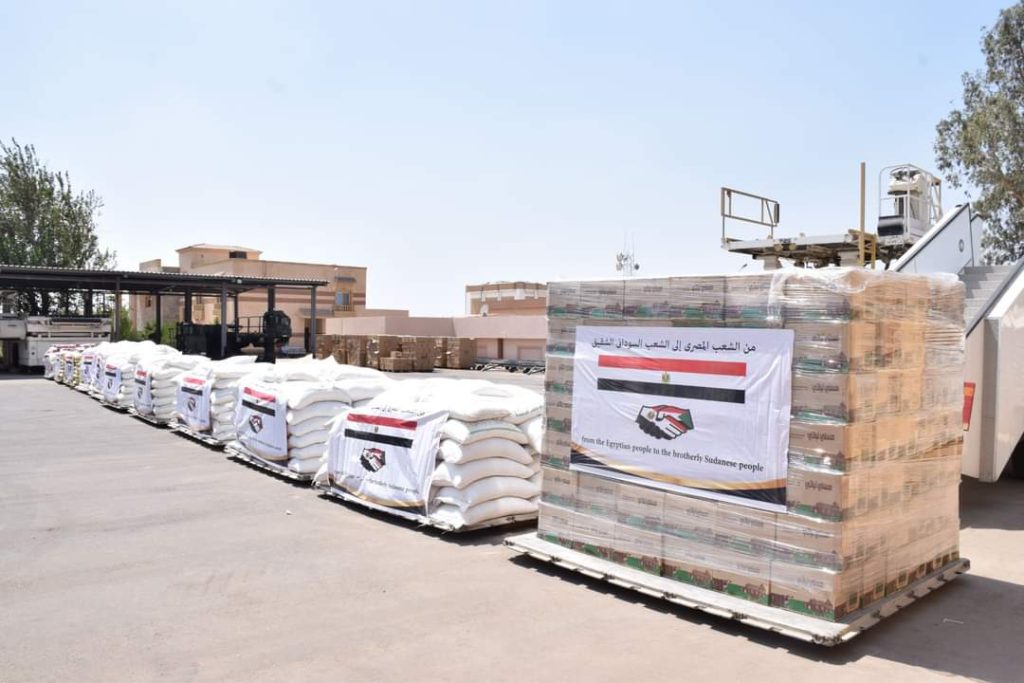 FB IMG 1660757296459 مصر ترسل مساعدات إغاثية عبر جسر جوى للسودان