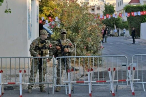 image doc 32ge6v7 تونس ..إصابة عنصرين من الجيش التونسي في اشتباك مع مسلحين