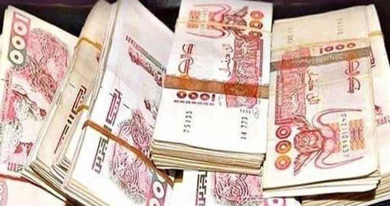 images 20 2 سعر الدولار اليوم في الجزائر واسعار العملات الرئيسية