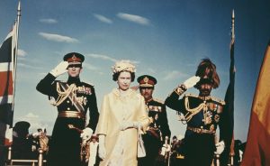 126659703 ethiopia ١٢ صورة نادرة لزيارات الملكة اليزابيث الثانية لأفريقيا