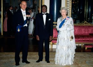 126659884 photo8 ١٢ صورة نادرة لزيارات الملكة اليزابيث الثانية لأفريقيا