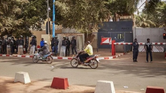 مالي.. الافراج عن دبلوماسيين فرنسيين تم القبض عليهما بتهمة التجسس 1 IMG 20220916 WA0036 مالي.. الافراج عن دبلوماسيين فرنسيين تم القبض عليهما بتهمة التجسس