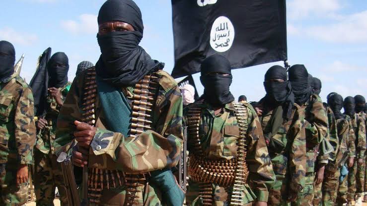 images 6 الصومال .. تسعة قتلى بينهم مسؤولون في هجومين انتحاريين نفذتهما " الشباب الإرهابية " 