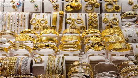 سعر الذهب اليوم عيار 21 بالمصنعية للبيع والشراء