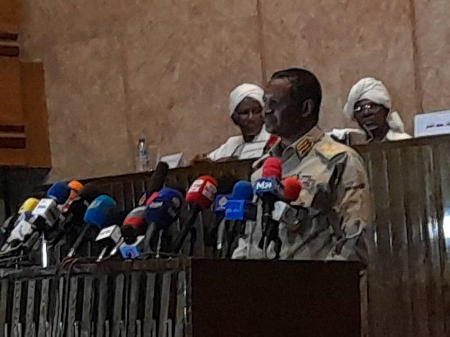 السودان : « دقلو » : ندعم كل ما شأنه بسط هيبة الدولة وتحقيق الأمن والإستقرار
