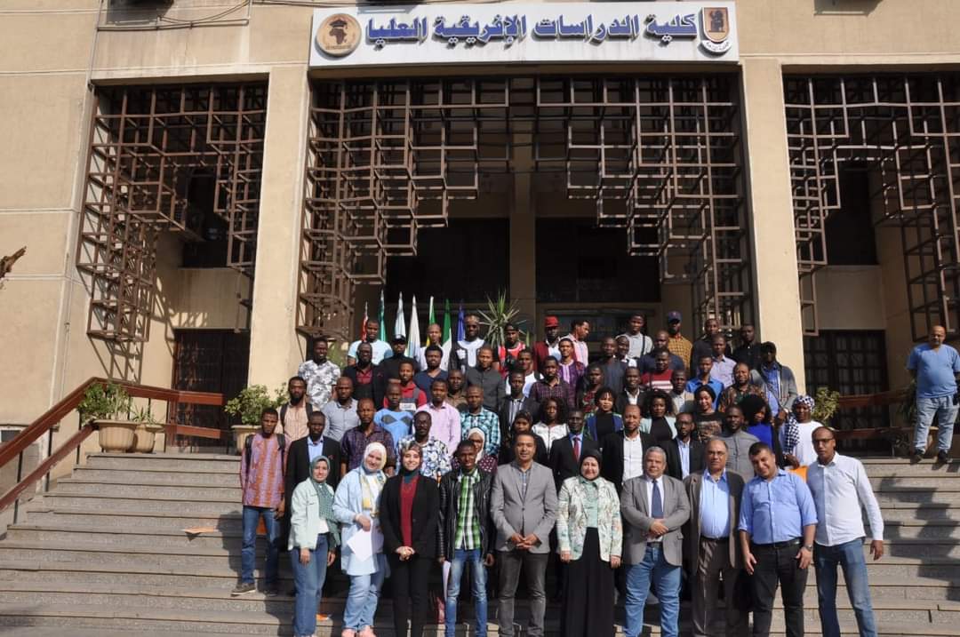 FB IMG 1667307793948 « الدراسات الأفريقية » تختتم دورة تدريبية لاتحاد طلاب غينيا بمصر حول "الممارسة الدبلوماسية"