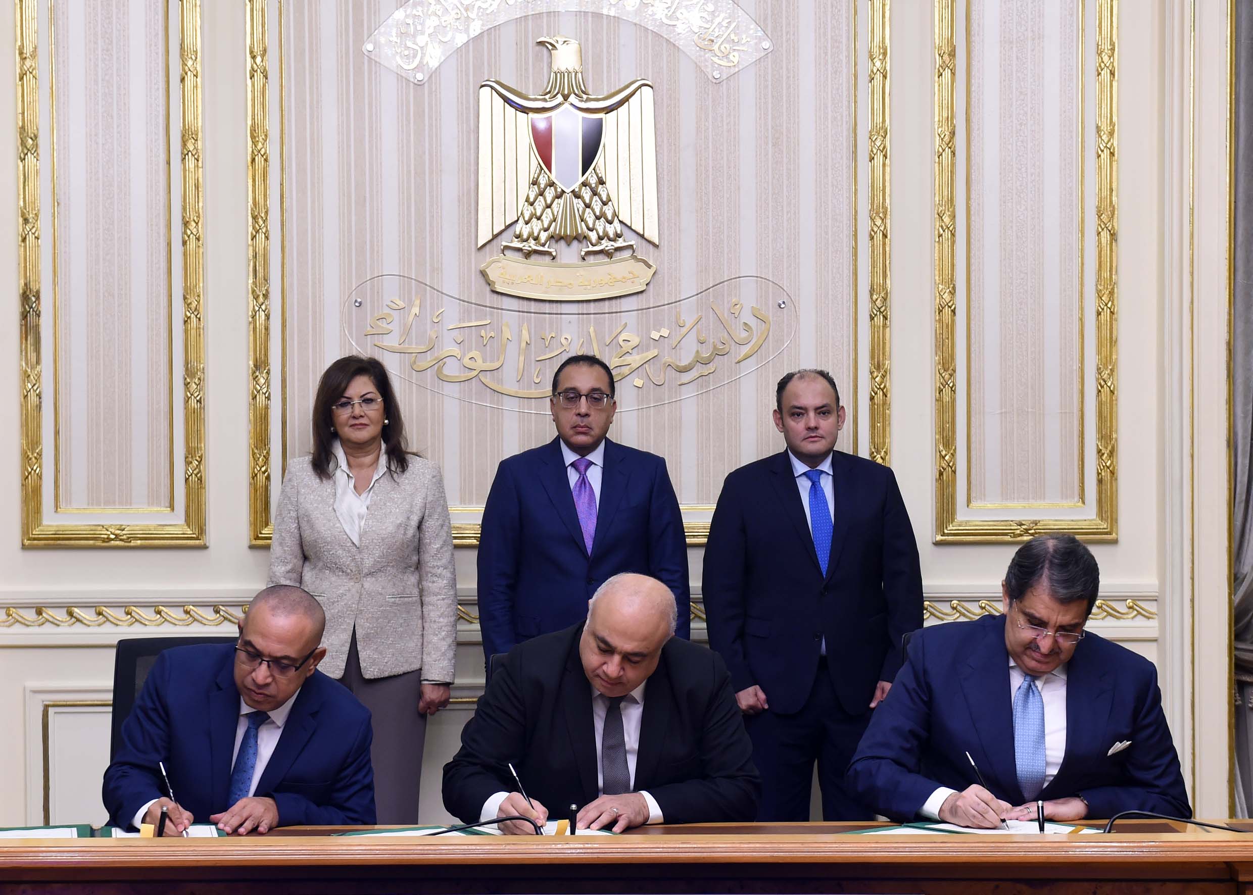 مصر .. رئيس الوزراء يشهد مراسم توقيع بروتوكول تعاون بشأن إنشاء وإدارة وتشغيل "منصة مصر الصناعية الرقمية" 1 SLM 2914 مصر .. رئيس الوزراء يشهد مراسم توقيع بروتوكول تعاون بشأن إنشاء وإدارة وتشغيل "منصة مصر الصناعية الرقمية"