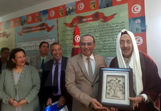 تونس .. وزير الشئون الدينية يحذر من توظيف المساجد في الشأن السياسي