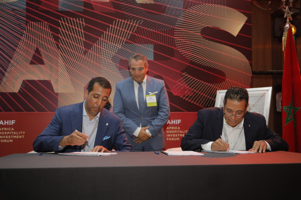المغرب.. "سلسلة تايم للفنادق" تستعد لافتتاح أول منتجع بيئي فاخر في جبال الاطلسي 1 signing ceremony at ahif 2 المغرب.. "سلسلة تايم للفنادق" تستعد لافتتاح أول منتجع بيئي فاخر في جبال الاطلسي