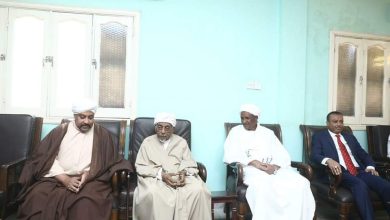 FB IMG 1671111689616 السودان ..  « دقلو »  يزور مولانا محمد عثمان الميرغني في حضور نجليه جعفر والحسن