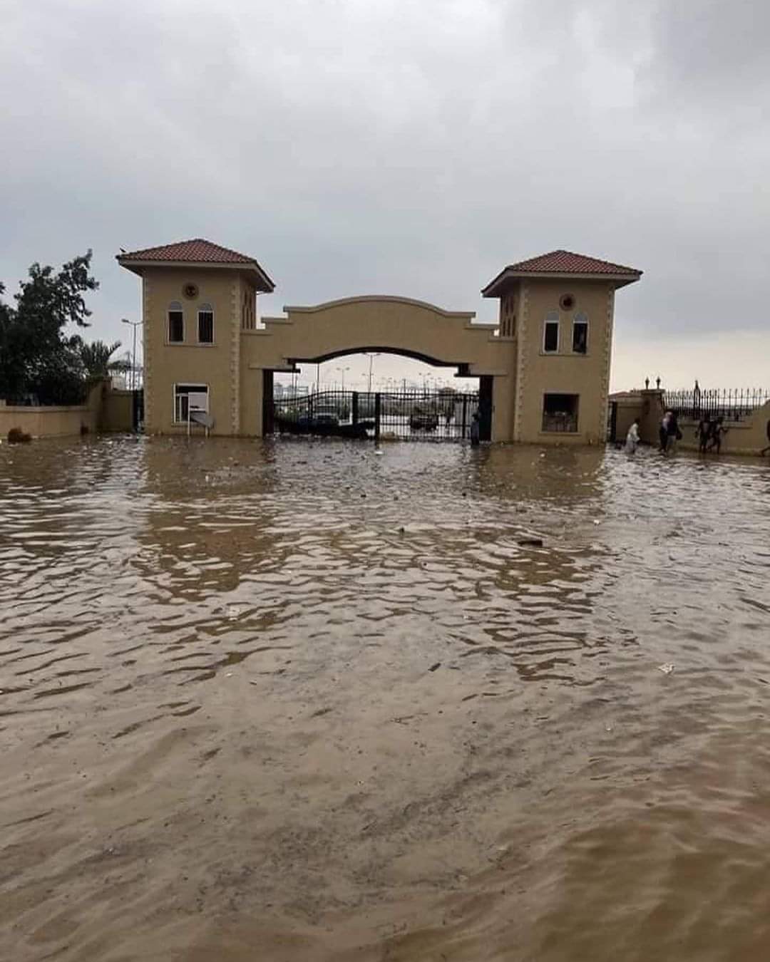 السودان .. أمطار غزيرة تتسبب في وفاة طفل بصاعقة كهربائية ببورتسودان 1 FB IMG 1671620804822 السودان .. أمطار غزيرة تتسبب في وفاة طفل بصاعقة كهربائية ببورتسودان