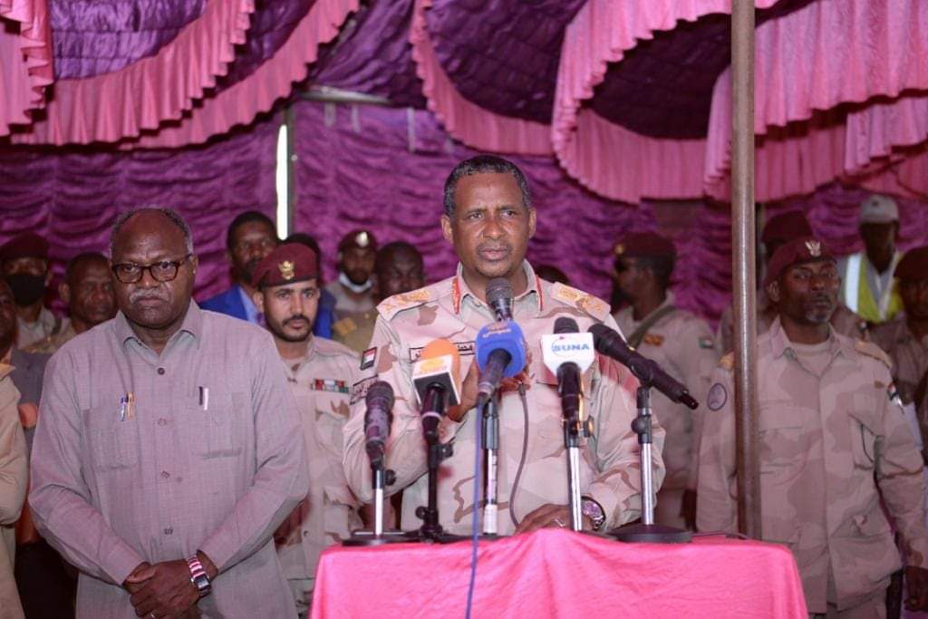 السودان .. « دقلو » يؤكد ضرورة إجراء تحقيق عادل وشفاف في أحداث جنوب دارفور 1 FB IMG 1672437610938 السودان .. « دقلو » يؤكد ضرورة إجراء تحقيق عادل وشفاف في أحداث جنوب دارفور