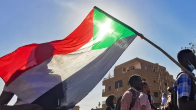 السودان  الخارجية السودانية : مجلس الأمن وضع قيداً زمنياً لرفع العقوبات المفروضة على السودان لأول مرة منذ ١٨ عاماً
