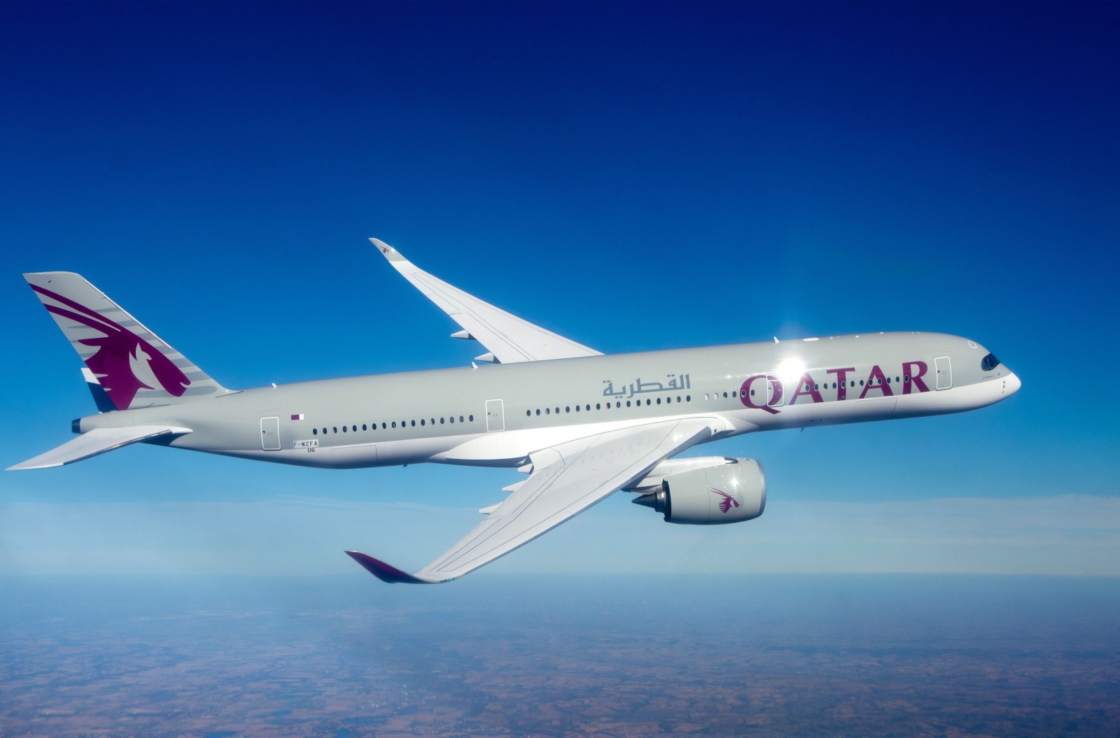 A350 XWB Qatar Airways in flight 4 أفضل 20 شركة طيران آمنة في العالم عام 2023