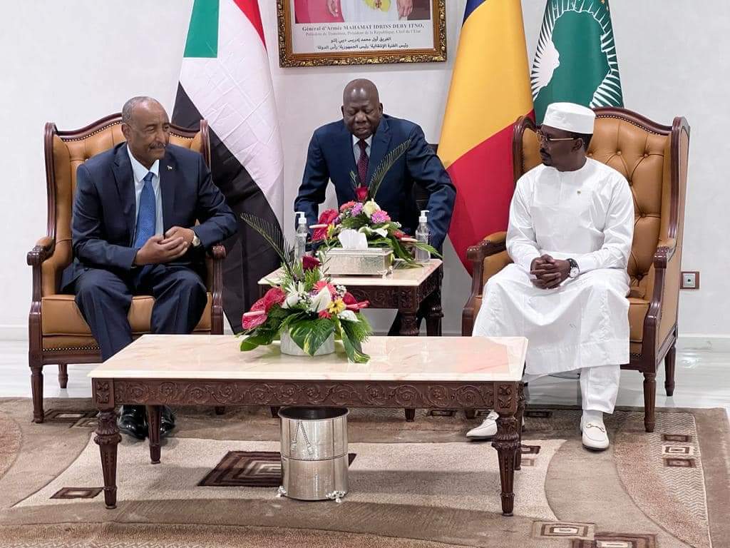 FB IMG 1674994467212 السودان  .. البرهان و ديبي يعقدان قمة ثنائية تركز علي قضايا الحدود والتعاون المشترك