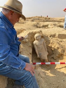 IMG 20230126 WA0009 عالم الآثار المصري الشهير زاهى حواس يعلن عن إكتشافات أثرية جديدة بسقارة