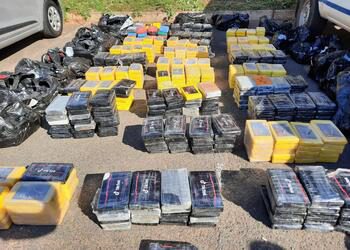 تجارة الكوكايين في شرق وجنوب إفريقيا.. نمو في 16 دولة وكميات هائلة قادمة من البرازيل 1 SouthAfrica cocaineseized cocaine 210622 SAPS 350x250 c default 1 تجارة الكوكايين في شرق وجنوب إفريقيا.. نمو في 16 دولة وكميات هائلة قادمة من البرازيل