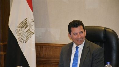 876 وزير الرياضة المصري يطمئن على بعثتي الأهلي والزمالك في السودان وليبيا