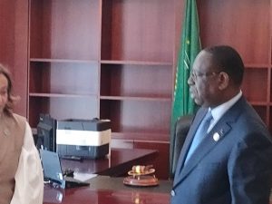 IMG 20230219 WA0016 الرئيس ماكي سال يمنح الدكتورة أماني أبو زيد وسام الجمهورية السنغالية 