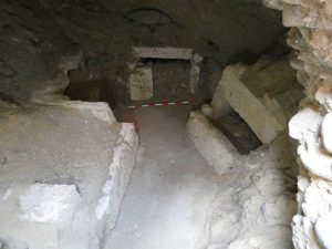 IMG 20230224 WA0010 مصر .. الكشف عن مجموعة من المقابر من العصر الفارسي والروماني والقبطي 