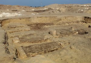 IMG 20230224 WA0012 1 مصر .. الكشف عن مجموعة من المقابر من العصر الفارسي والروماني والقبطي 