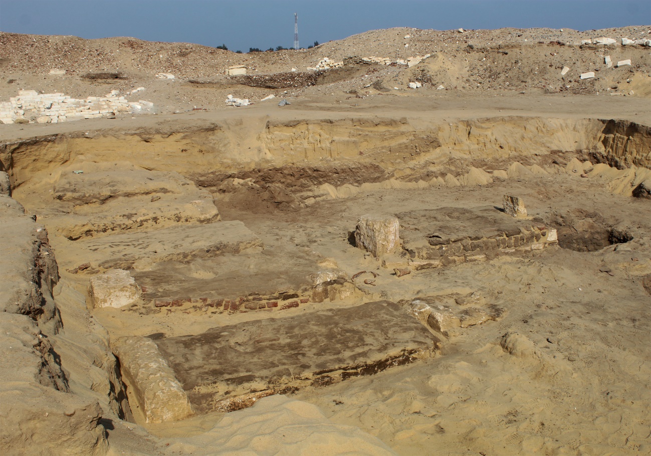 IMG 20230224 WA0012 مصر .. الكشف عن مجموعة من المقابر من العصر الفارسي والروماني والقبطي 