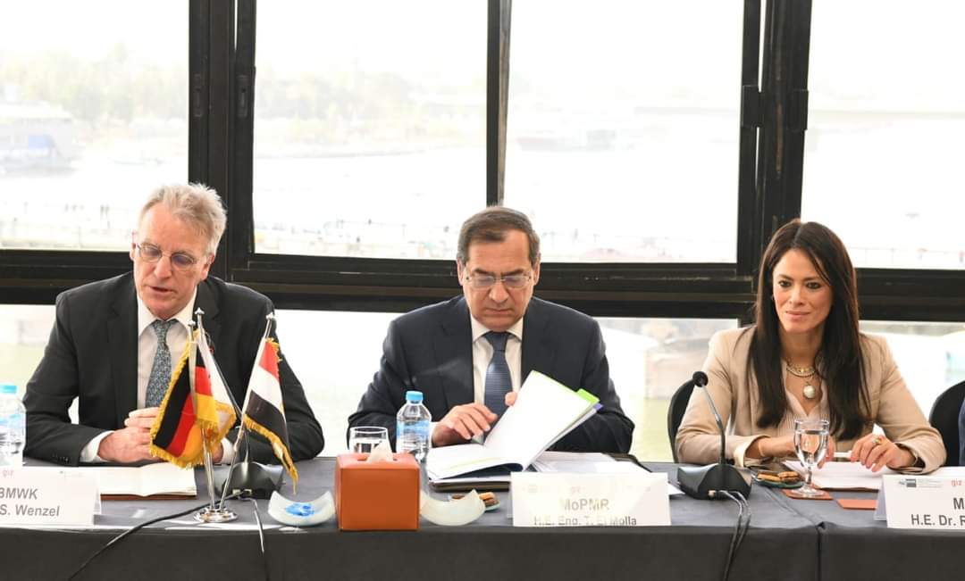 مصر .. اجتماع مصري الماني يبحث التعاون بين القاهرة وبرلين في مجال الطاقة 1 FB IMG 1678698944962 مصر .. اجتماع مصري الماني يبحث التعاون بين القاهرة وبرلين في مجال الطاقة