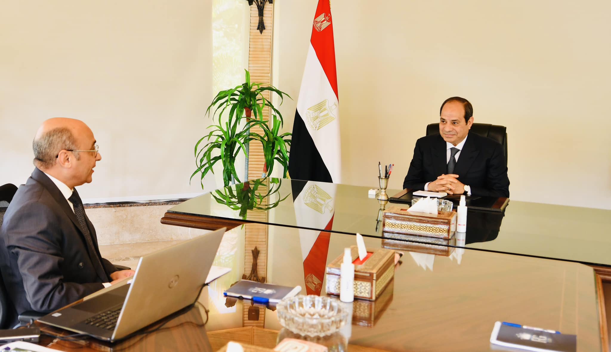 الرئيس عبد الفتاح السيسي يجتمع مع وزير العدل مصر .. الرئيس السيسي يوجه بتعزيز استخدام أحدث الوسائل التكنولوجية في منظومة عمل المحاكم