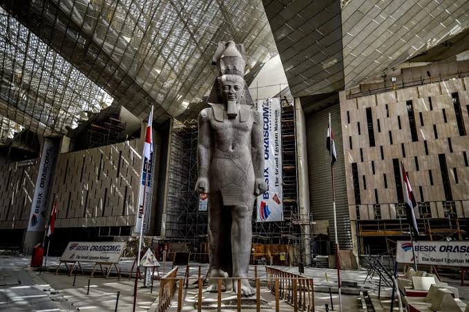 images 2 1 على هامش "معرض رمسيس".. الحضارة المصرية حاضرة بقوة في باريس