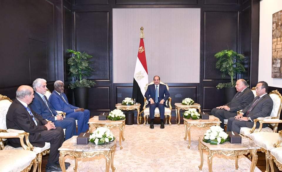 FB IMG 1684850706897 الرئيس السيسي يجتمع في شرم الشيخ مع رئيس مفوضية الاتحاد الإفريقي