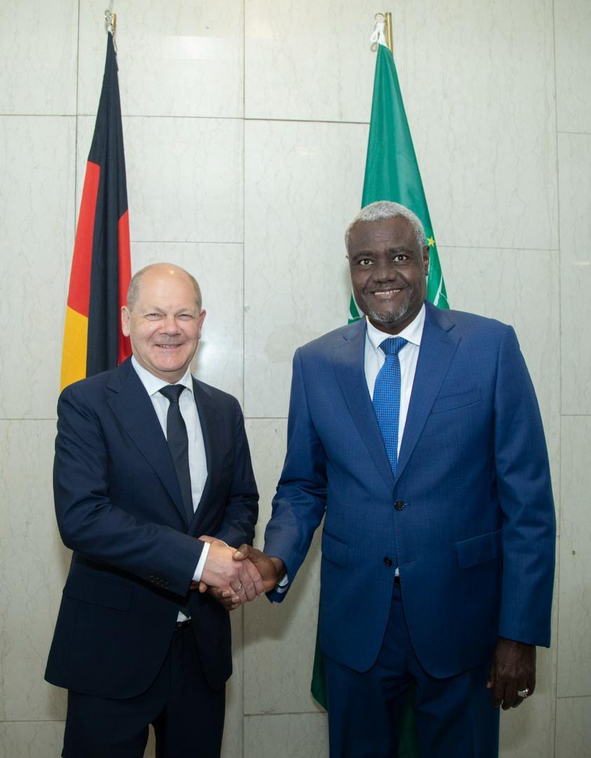 IMG 20230504 WA0047 المستشار الألماني يبحث مع رئيس مفوضية الاتحاد الأفريقي كيفية تعزيز السلام والاستقرار في أفريقيا