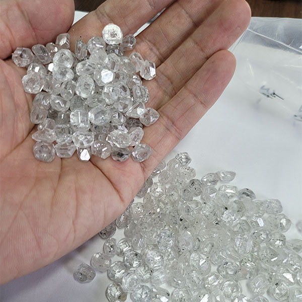 Big Size Rough Lab Grown HPHT Synthetic Diamond 2 هل تنجح أفريقيا في إنهاء احتكار « الماس » كنزها الثمين ؟