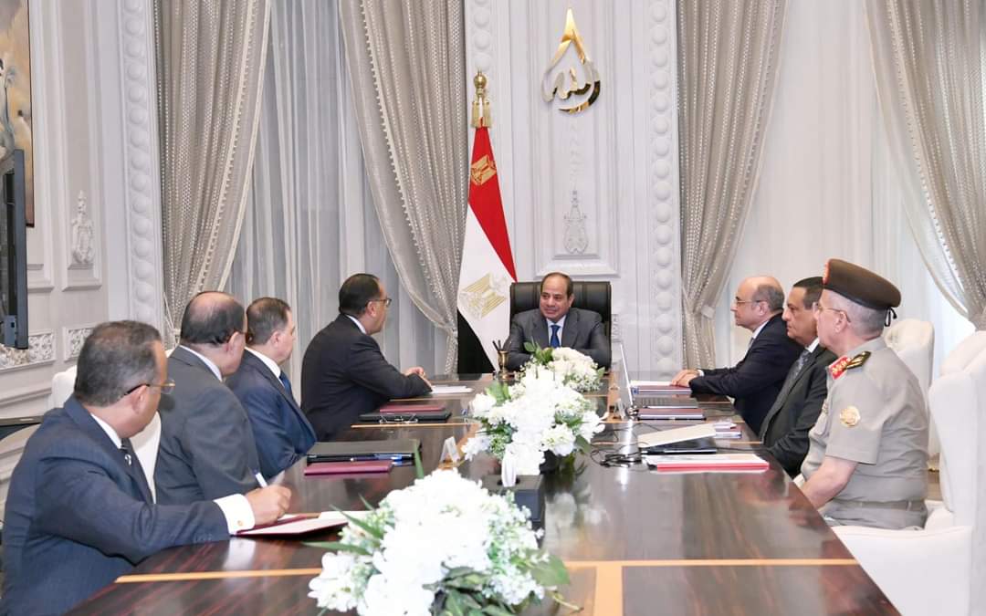 السيسي يوجه بمواصلة جهود تقنين أوضاع المواطنين وإنهاء ممارسات الاستيلاء على أراضي الدولة 1 FB IMG 1690809235054 السيسي يوجه بمواصلة جهود تقنين أوضاع المواطنين وإنهاء ممارسات الاستيلاء على أراضي الدولة