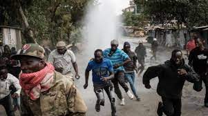 download 5 3 كينيا..اشتباكات بين الشرطة والمتظاهرين ..والرئيس روتو يتهم المعارضة بتخريب الاقتصاد