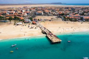 Cape Verde Sal Island Santa Maria beach 65865217 1024x683 2 جامبيا: الساحل الأفريقي المبتسم .. تعرف علي هذا البلد؟
