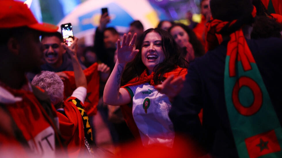 فرحة مشجعي منتخب المغرب للسيدات المغرب .. تواصل الأفراح الرياضية بعد تأهل المنتخب لثمن نهائي مونديال السيدات