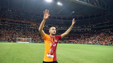 ١٤٣٢٣٧ فيديو| جلطة سراي التركي يقدم لاعبه المغربي "زياش" وسط الجمهور
