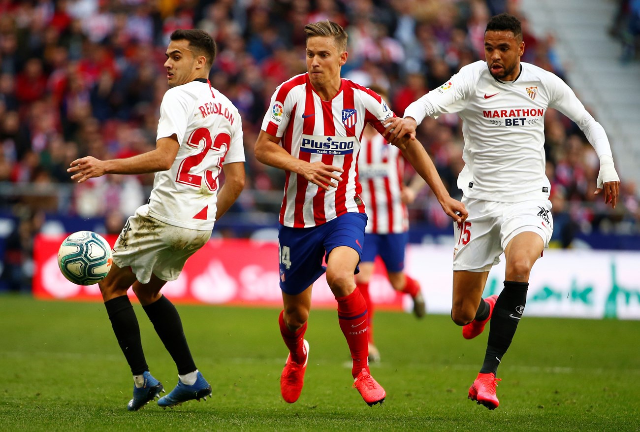 إلغاء مباراة أتلتيكو مدريد وإشبيلية بسبب سوء الأحوال الجوية 1 صورة تجمع فريق اتليتكو مدريد وإشبيلية