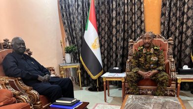 البرهان وعقار السودان .. مصادر سودانية تنفي توجه البرهان إلى السعودية لعقد لقاء مع حميدتي