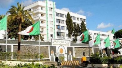وزارة الدفاع الجزائرية "الدفاع الجزائرية": اعتراض 3 دراجات مائية لقيامها باختراق المياه الإقليمية من المنطقة الغربية