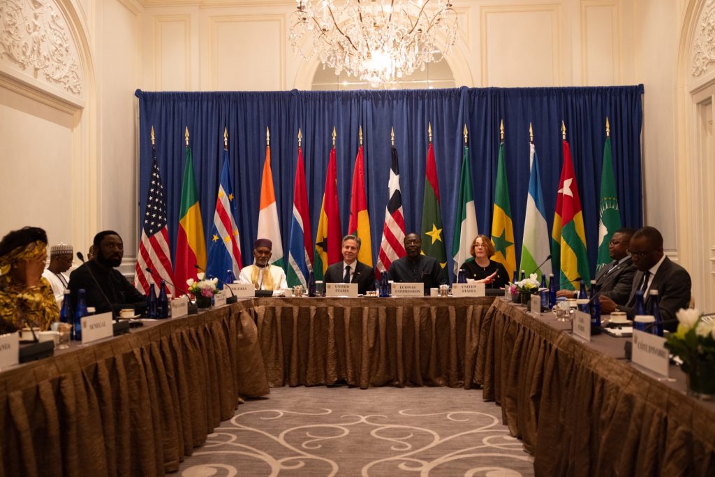 وزير الخارجية الأمريكي مع مجموعة إيكواس إيكواس تضغط علي الانقلابين في غينيا بيساو بـ ٣ محاور غير قابلة للتفاوض
