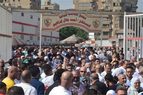 مصر .. نجوم ورموز الزمالك يشاركون في انتخابات مجلس الإدارة.. وإقبال كبير من الأعضاء 1 انتخابات نادي الزمالك مصر .. نجوم ورموز الزمالك يشاركون في انتخابات مجلس الإدارة.. وإقبال كبير من الأعضاء